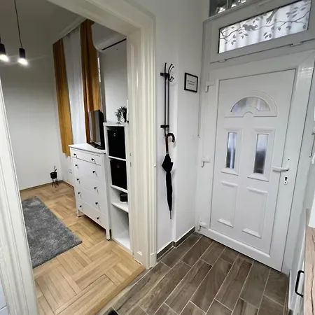 Eastern Pearl Budapeszt