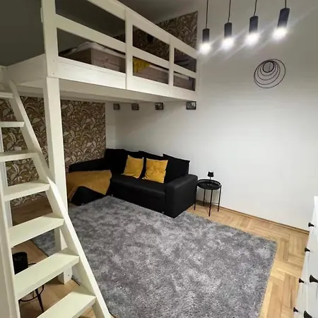 Eastern Pearl * بودابست